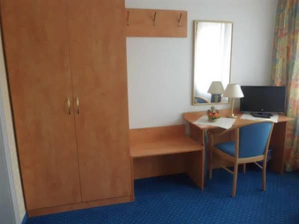 Hotel Zur Altstadt Τσέλε Εξωτερικό φωτογραφία